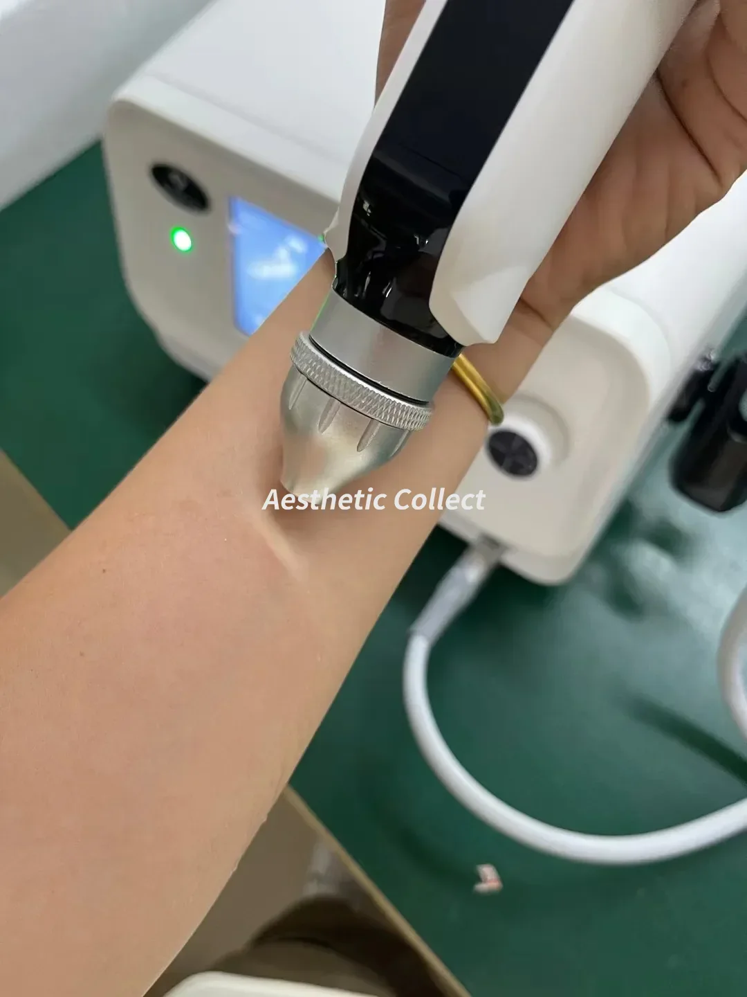 2024 High Quality Waterjet Machine Hydro Water Jet Care Skin Tightening Rejuvenation Face Neck Lifting Massage Beauty Machine - Image 4