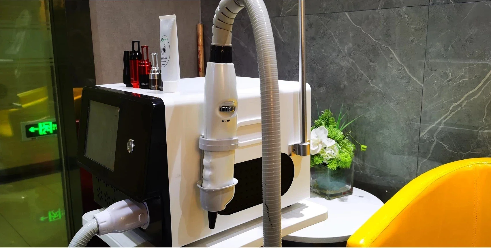 CE Portable Q Switch Nd Yag Laser Tattoo Removal Machine 1064nm 532nm 1320nm Skin Whitening Pigment Removal Tattoo Remover Lazer - Image 4